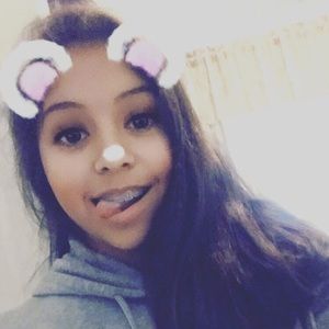 Meet your Posher, Lina